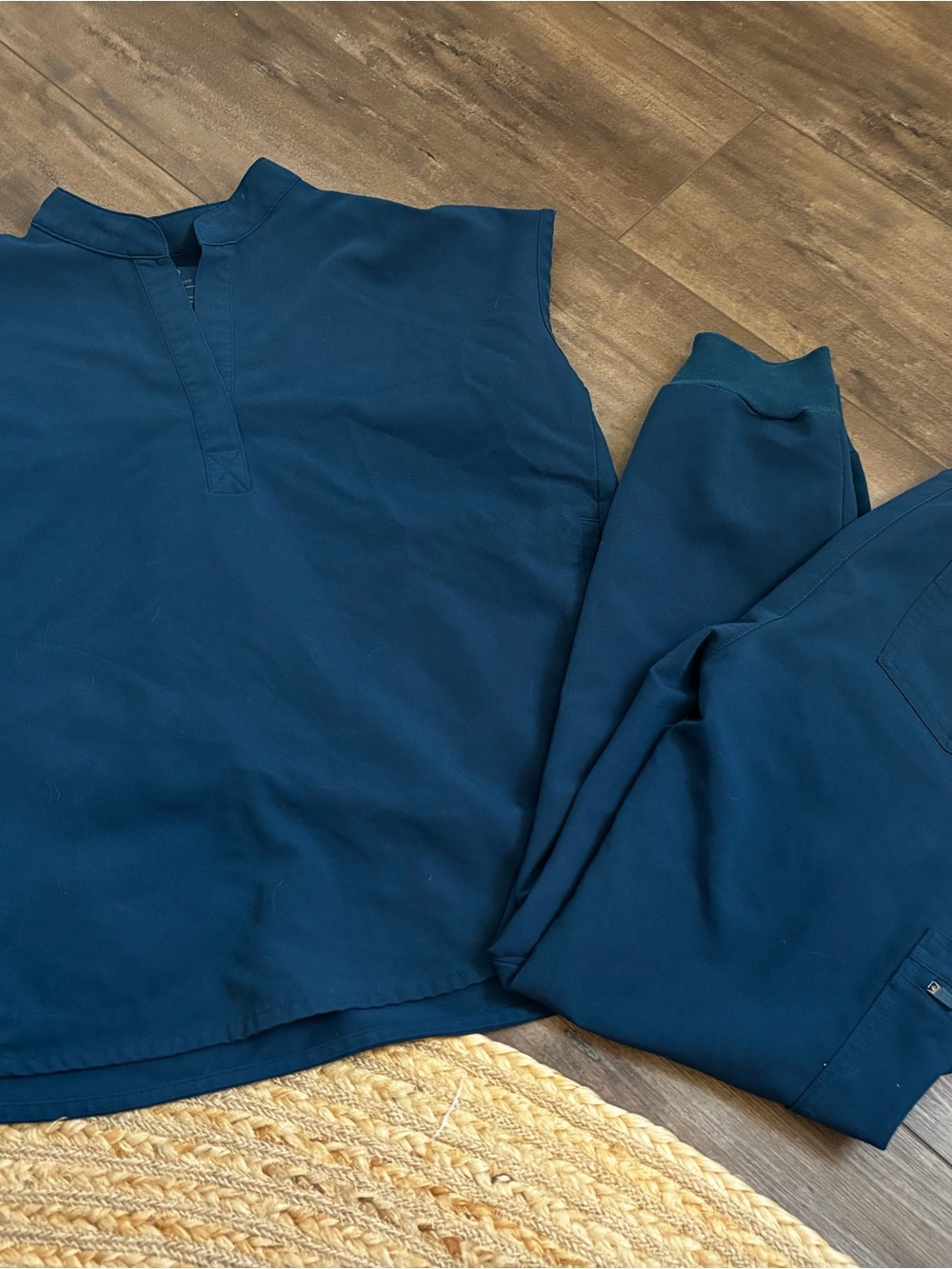 Figs scrubs set